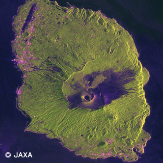 Observation image of Izuoshima Island by PALSAR-2