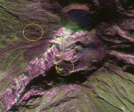 図4(f):Pi-SAR-L2による御嶽山火孔拡大図 (2014年9月30日観測、RGB合成画像、入射角55度、オルソ補正済み)