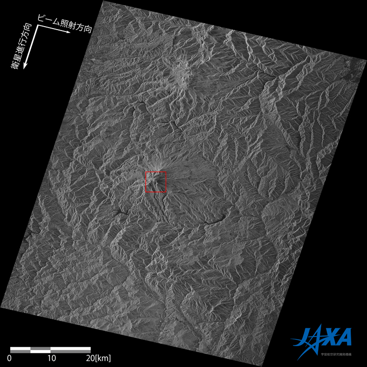 図2: 2014年10月2日12時30分頃に御嶽山付近を観測したPALSAR-2の高分解能[3m]モード (1偏波) の（入射角32°）画像。画像中央部に御嶽山。