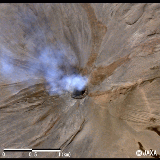 2009年6月22日に陸域観測技術衛星「だいち」(ALOS)により取得したサリュチェフ火山
