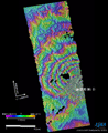 図1の地震前と地震後を比較した差分干渉処理画像拡大図(南北200km×東西75km)