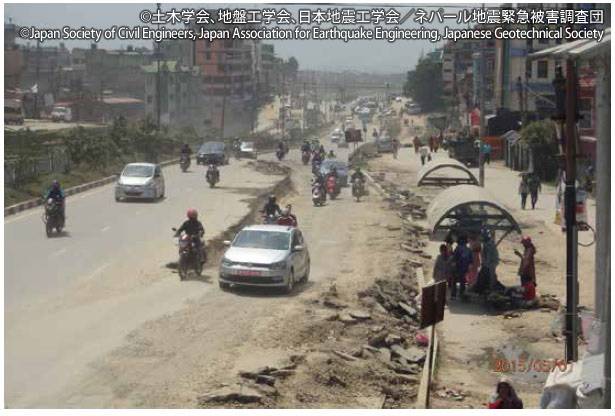 Fig.3: In situ photo taken on May 1 at the grey-color point in the box (2). Courtesy of the investigation team of the Japan Society of Civil Engineers, Japanese Geotechnical Society, and Japan Association of Earthquake Engineering. The subsided road is found in the photo.
