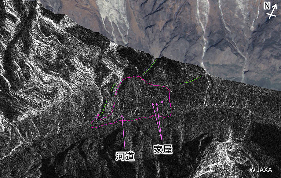 図2: 地震発生前のPALSAR-2画像（2014/12/28，背景は「だいち」画像）
