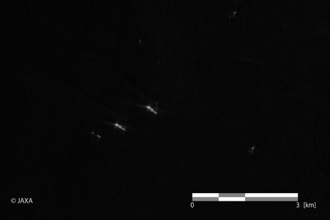 Figure 6 (left). Identified ships in the image. (images are from the red boxes (d), respectively.)