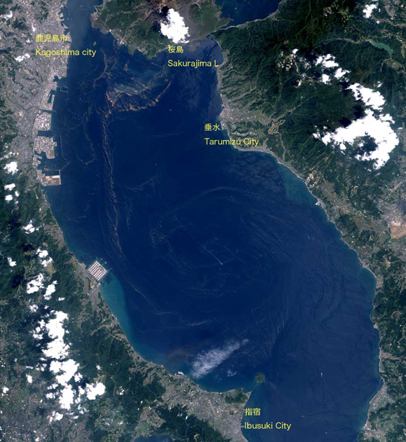 The red tide area in Kagoshima Bay, Japan, acquired by AVNIR-2 on Apr. 7, 2006(JST)