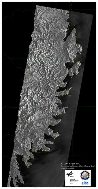 Figure 3 left is TerraSAR-X post-disaster image (original TerraSAR-X image) around southern Iwate prefecture (2011/03/12).