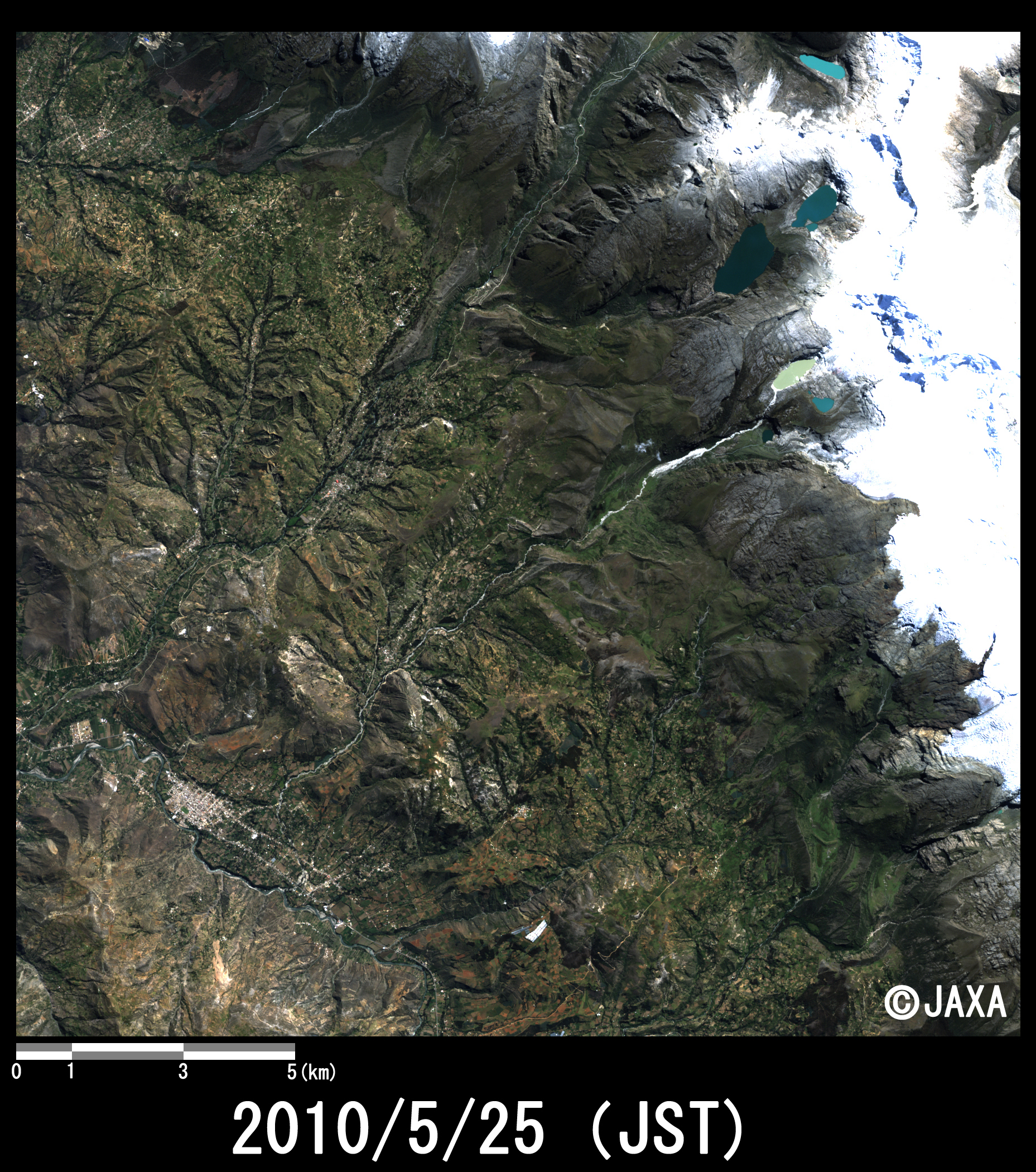 Fig. 2 (left): Enlarged image of the overflowed lake by the glacial falling and around the downriver town, Carhuaz on May 25, 2010 (JST, eighteen kilometers squares).