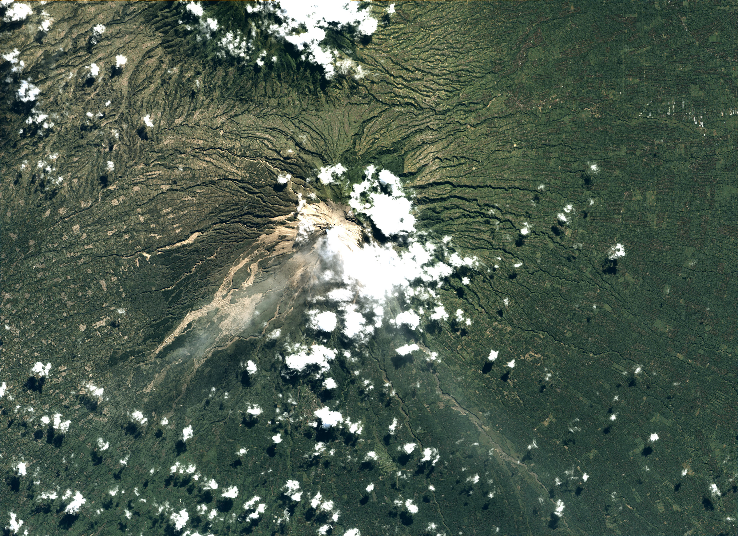 Pan-sharpen Image of Mt. Merapi (Java, Indonesia) observed by AVNIR-2 and PRISM on Jun. 12, 2006(JST).