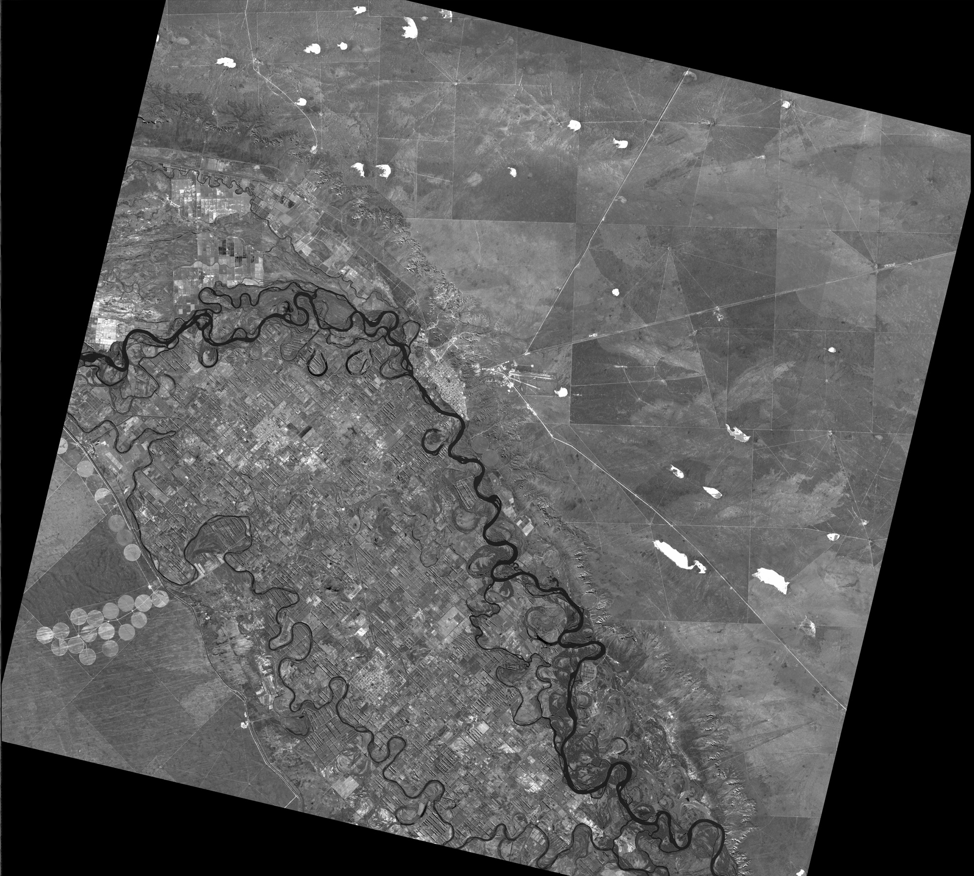 Choele-Choel City, Argentina observed by PRISM on Apr. 29, 2006(Pre-disaster)