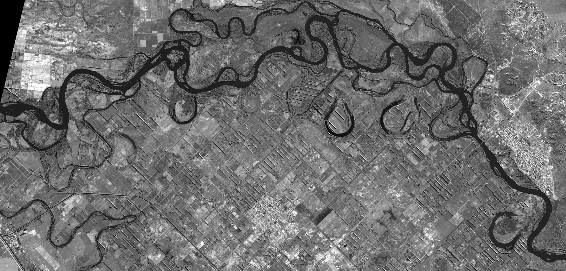 Enlarged Image of Choele-Choel City, Argentina observed by PRISM on Apr. 29, 2006(Pre-disaster).