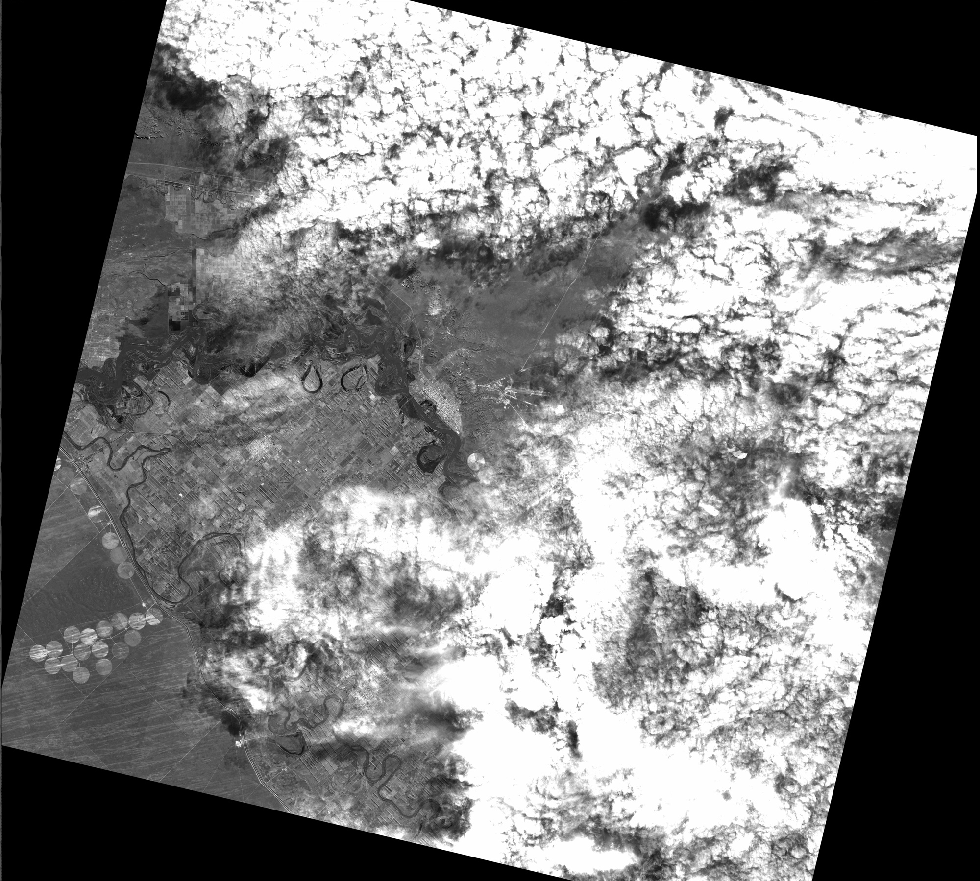 Choele-Choel City, Argentina observed by PRISM on Jul. 30, 2006(Post-disaster).