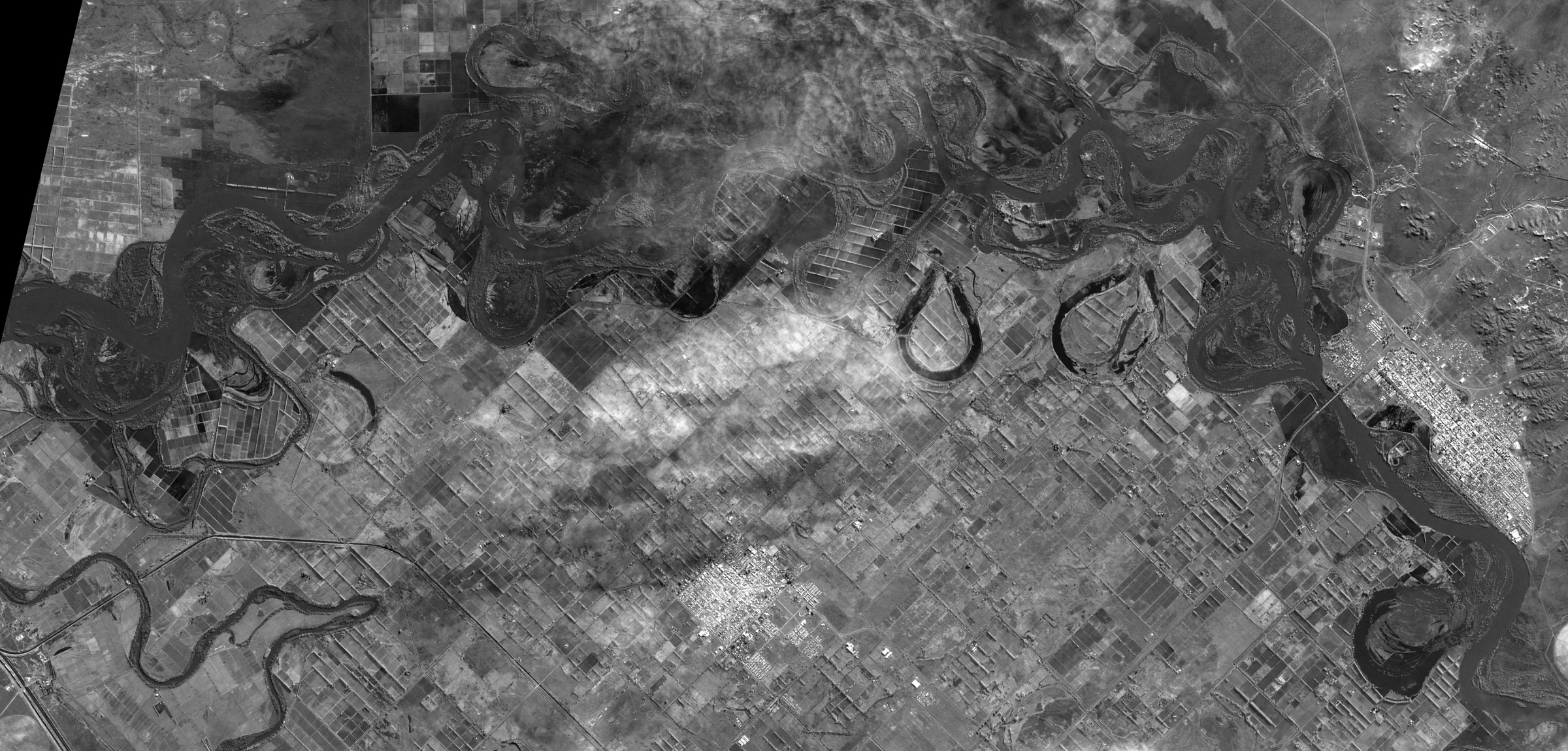 Enlarged Image of Choele-Choel City, Argentina observed by PRISM on Jul. 30, 2006(Post-disaster).