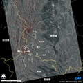 陸域観測技術衛星「だいち」(ALOS)搭載のLバンド合成開口レーダ(PALSAR；パルサー)により平成20年3月23日に取得した画像を水色(青＋緑)、地震後の同6月23日に取得した画像を赤に割り当てたカラー合成画像