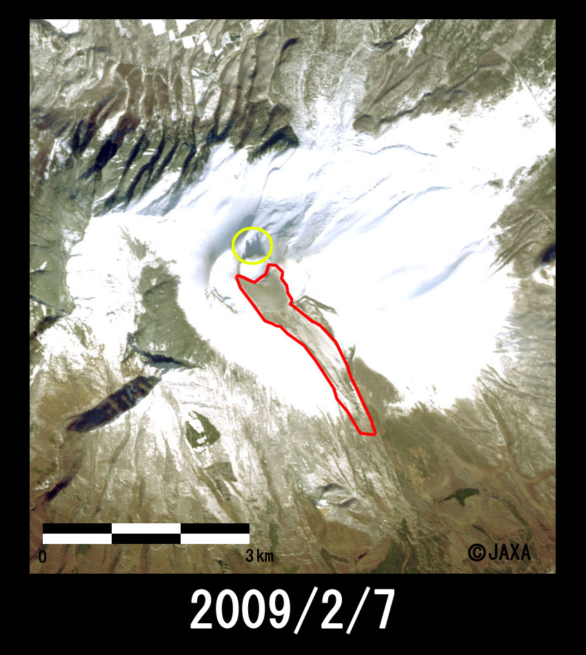 図3: 噴火後の浅間山山頂付近の拡大