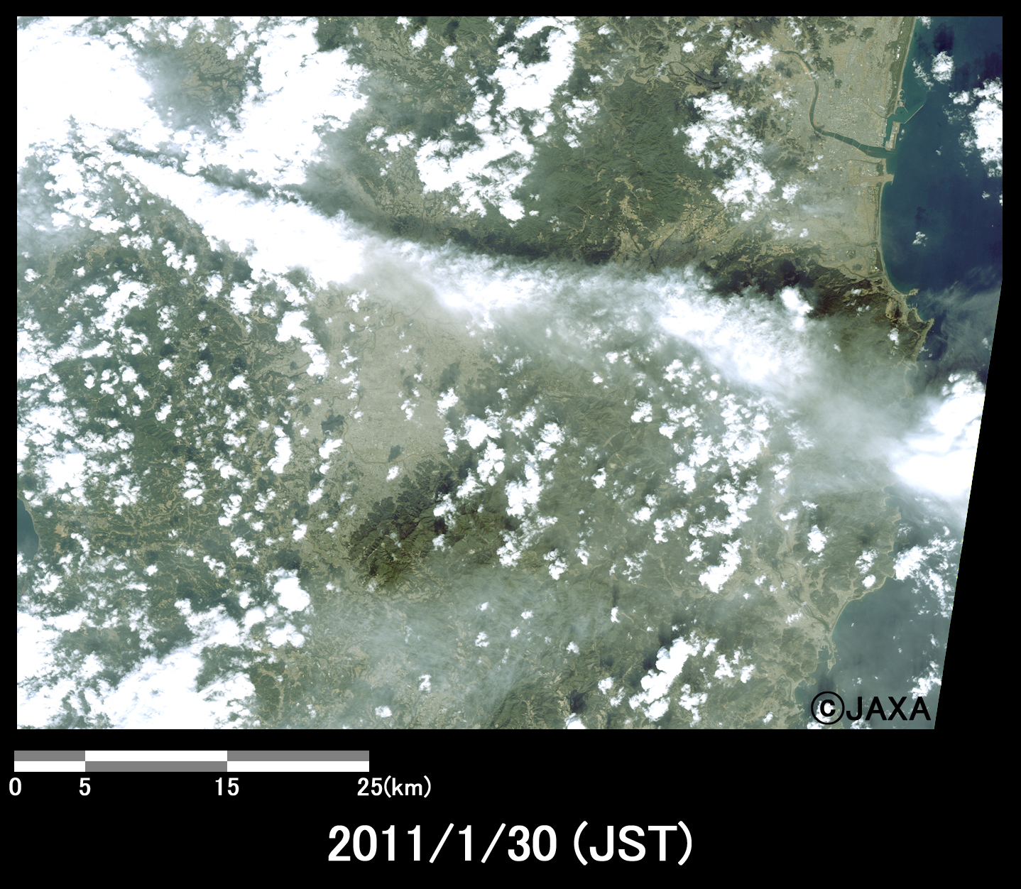 図2-2: 新燃岳の噴煙の様子(約50km×70kmのエリア)