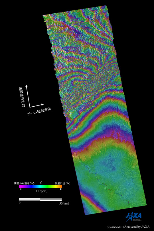 図3:図2の地震前と地震後を比較した差分干渉処理画像で変動が大きかった箇所(図2白枠内)の拡大図(南北200km×東西75km)