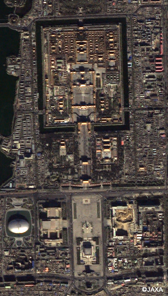 Pan-sharpen image of Palace Museum and Tienanmen (Beijing, China) observed by AVNIR-2 and PRISM on Dec. 2, 2007.