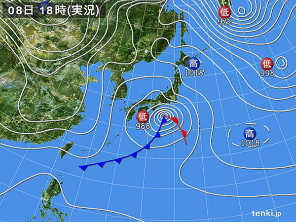 図１　実況天気図（2017年1月8日18時）