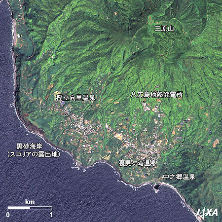 三原山周辺に分布する温泉と地熱発電所