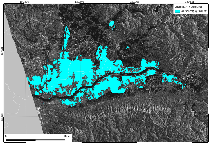 2020年7月7日23時30分頃の「だいち2号」PALSAR-2データから推定した福岡県久留米市、小郡市、大刀洗町、朝倉市周辺の浸水域（水色）