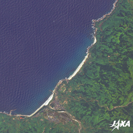 The beaches of Inakahama and Maehama in Yakushima observed by “Daichi(ALOS)”