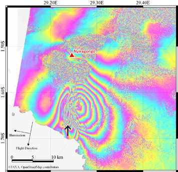 InSAR images obtained by ALOS-2 observation data on May 28, 2021 (left) and June 3, 2021 (right)